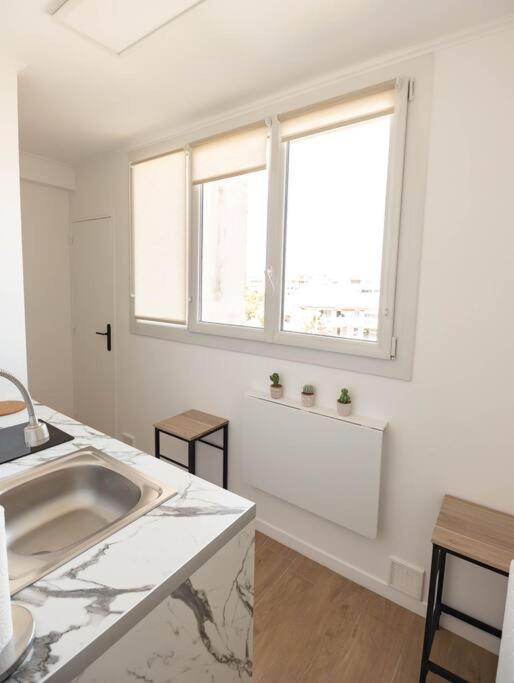 Apartment / 15min De La Frejus