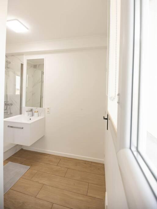 Apartment / 15min De La *